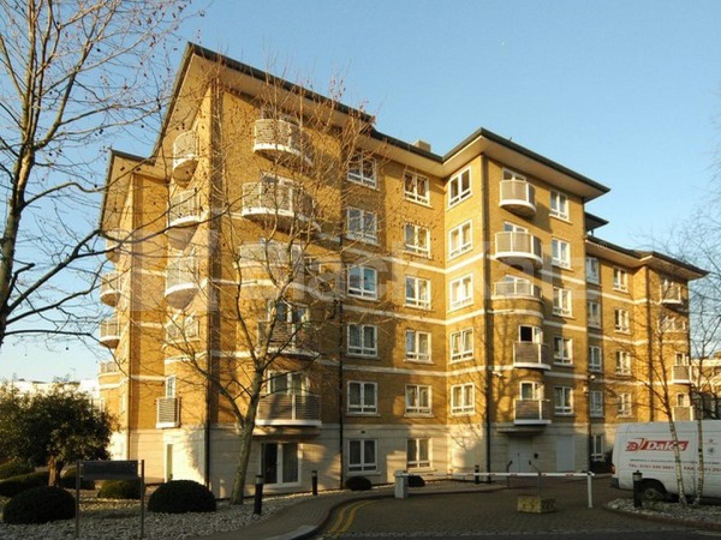 			1 Bedroom, 1 bath, 1 reception Flat			 Carlton Gate, MAIDA VALE